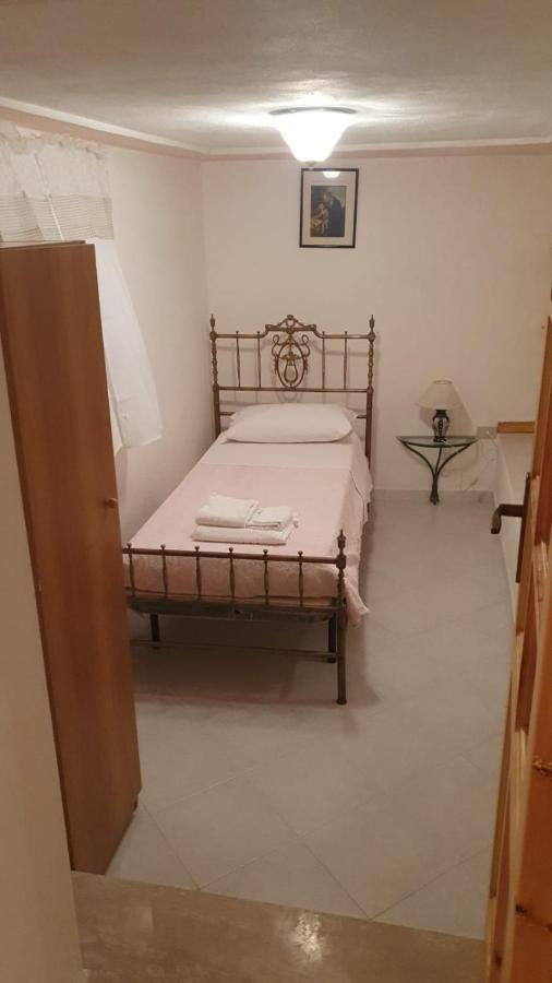 Apartamento Casa Vacanze Al Borgo Antico Aieta Exterior foto