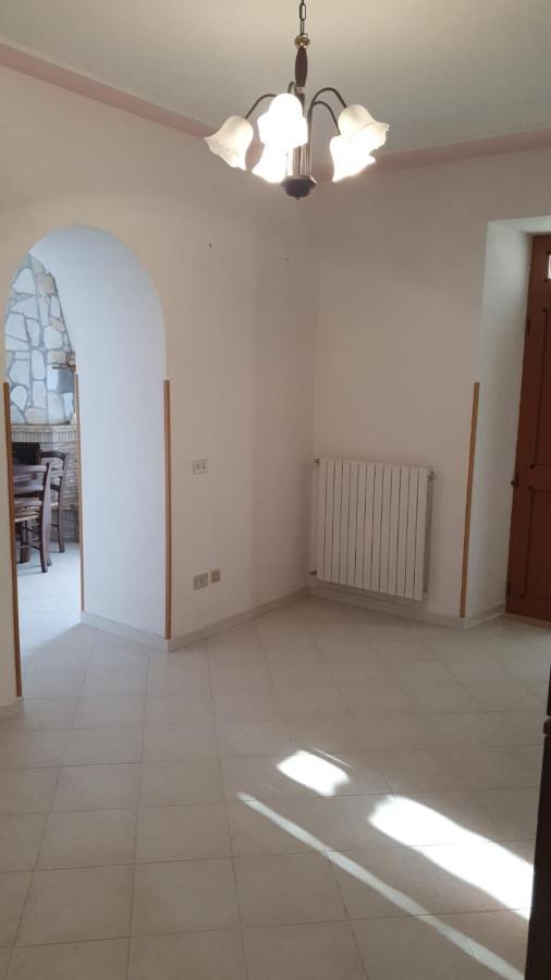 Apartamento Casa Vacanze Al Borgo Antico Aieta Exterior foto